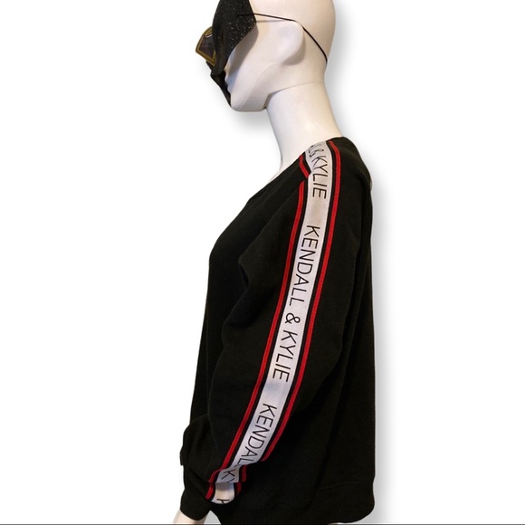 ๐๐ค.KENDALL & KYLIE FLEECE PULLOVER ๐ค๐ - Picture 6 of 11